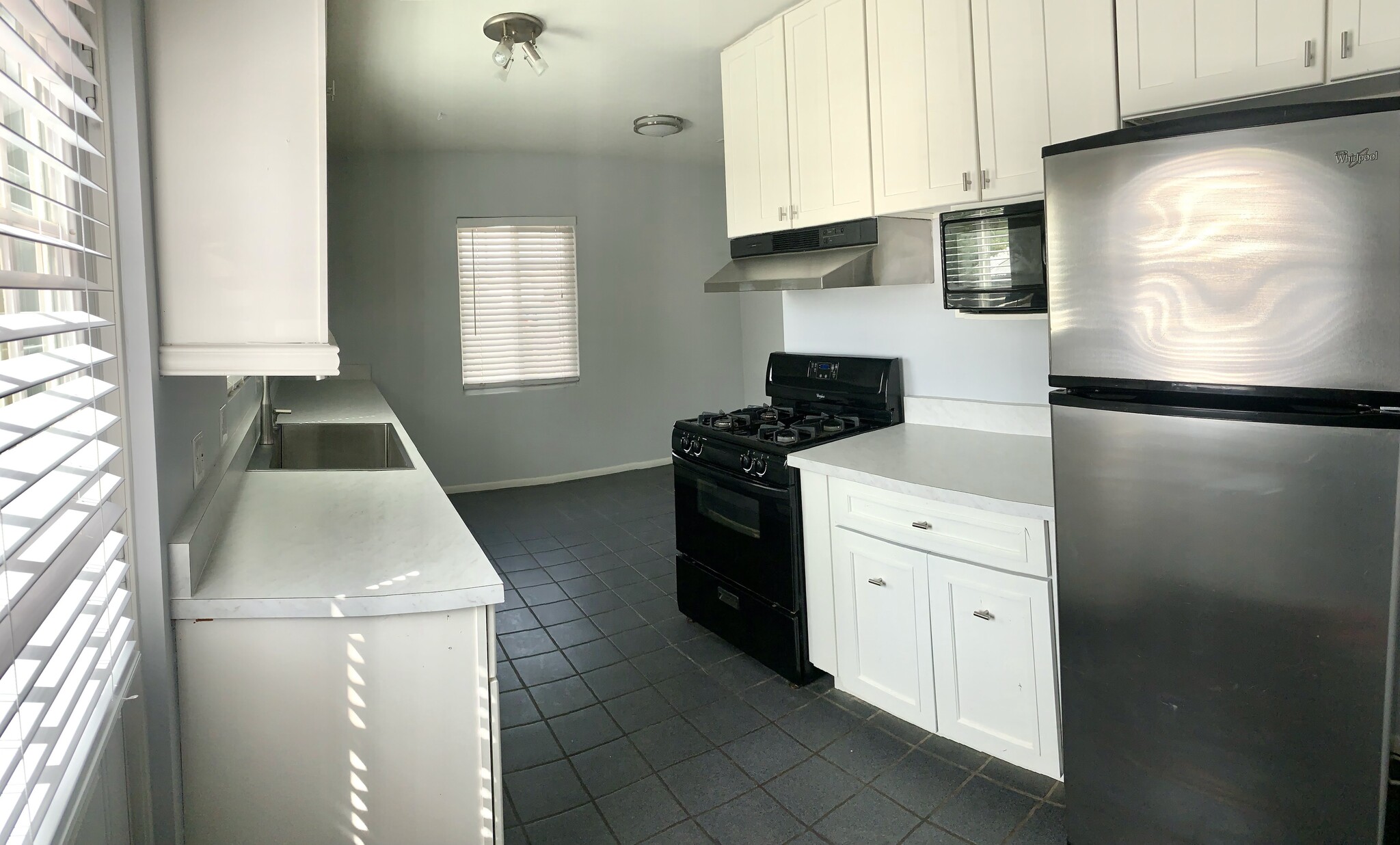Kitchen - 1637 East Coronado Road
