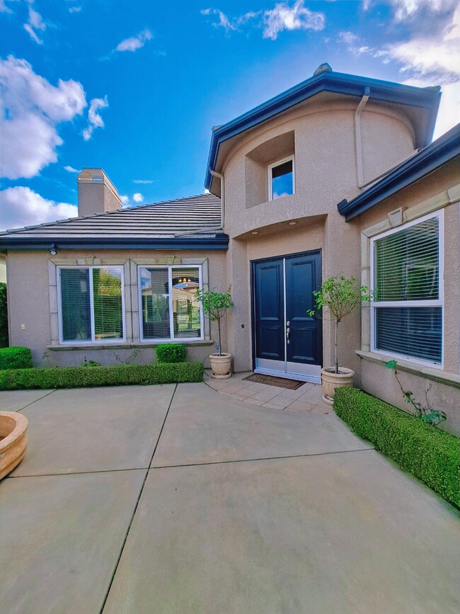 Building Photo - PRICE REDUCED TO $3795 – Custom Clovis Residence in Gated Community | Spacious Layout & 3-Car Gar...