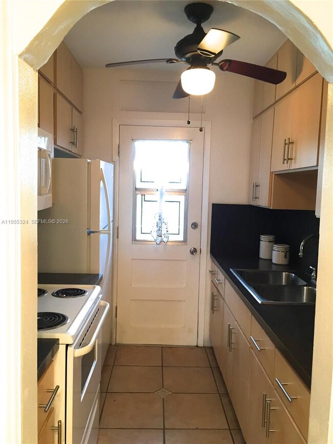 Building Photo - 1475 NE 125th Terrace