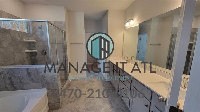 Building Photo - Primary Bedroom on Main - 4 bedroom house in Buford