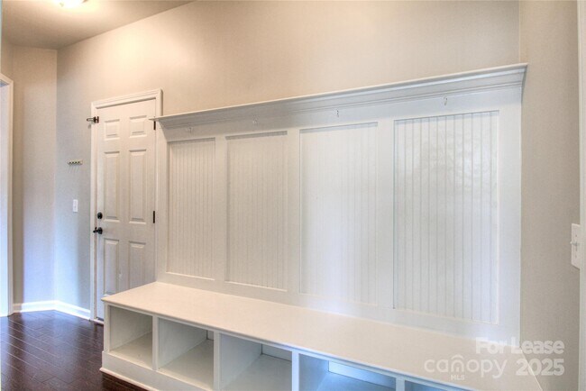 Building Photo - 1444 Ridgehaven Rd