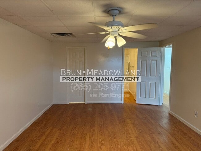 Building Photo - 1825 Meadowland Ln
