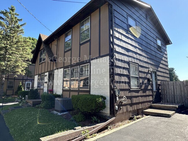 Interior Photo - Sterling Square
