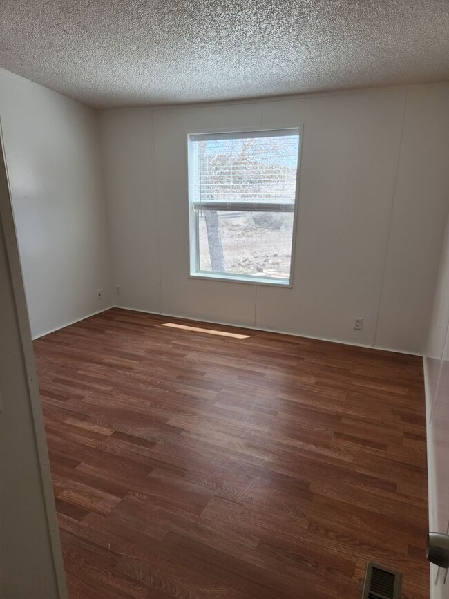 Building Photo - COMING SOON! 4-Bedroom Home in Doney Park