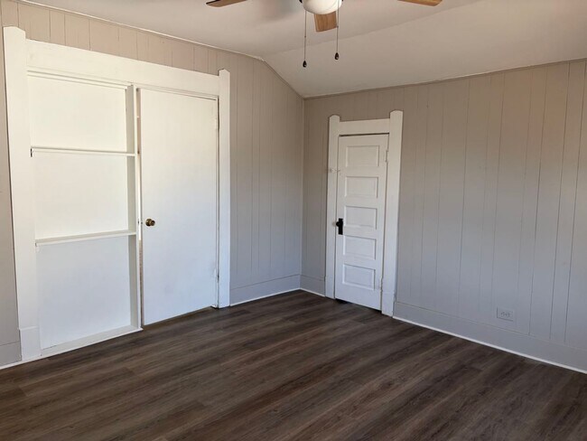 Building Photo - 931 9th Ave