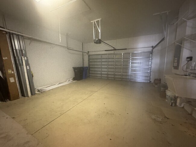 Building Photo - 333 Cipriani Way