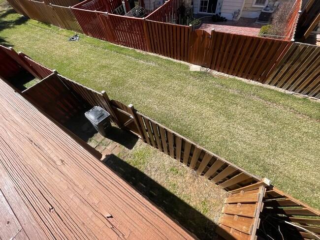 Building Photo - Luxurious And Spacious 3 Bed 2 Bath Brick Townhouse In Tysons Station