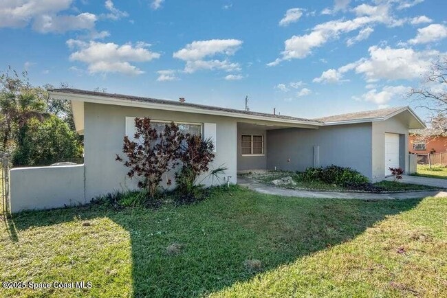 Building Photo - 2425 Heritage Dr