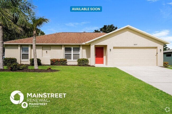 Building Photo - 820 SW 11th Ct
