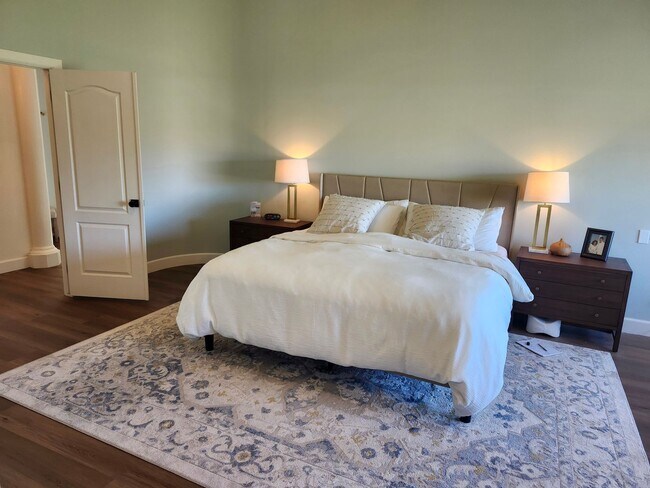 Building Photo - Charming Home Next To Sunbrook Golf Club!