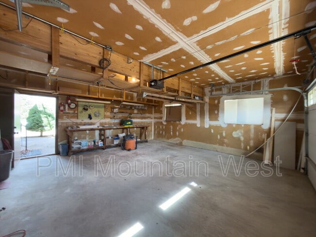 Building Photo - 345 S 850 E