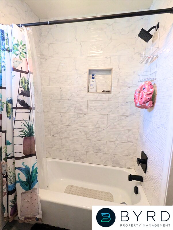 Building Photo - 4209 West End Dr