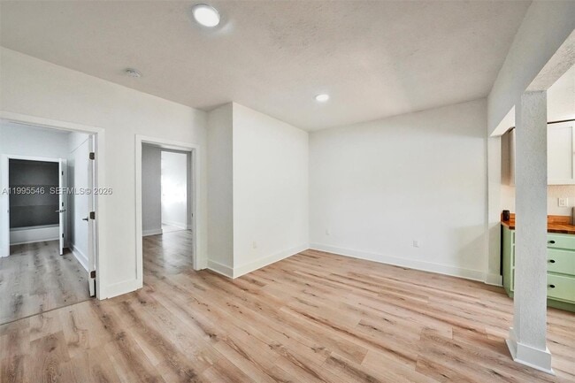 Building Photo - 1411 SW 3rd St