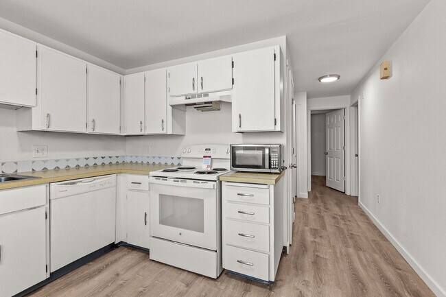 Building Photo - 1212-1214 E Boyd Ave