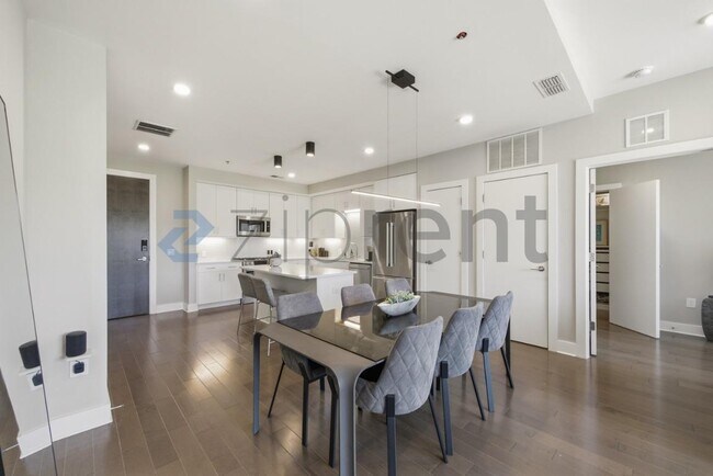 Building Photo - 214 Hunt St