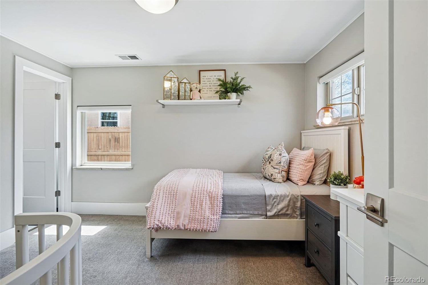 Bedroom - 796 Ivanhoe St