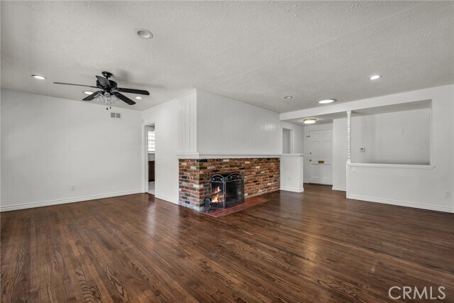 Building Photo - 6139 Tampa Ave