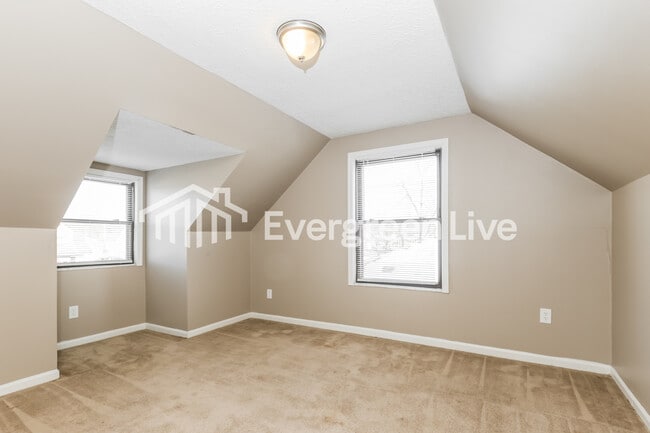 Building Photo - coming