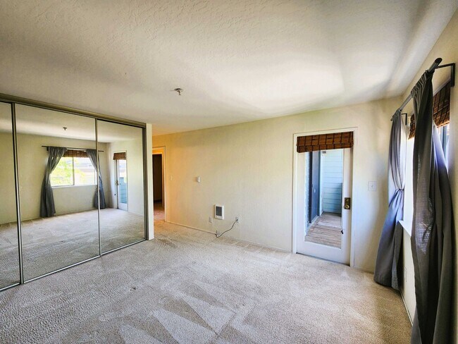 Building Photo - 2 bed 2 bath condo home with 2 patios in San Mateo