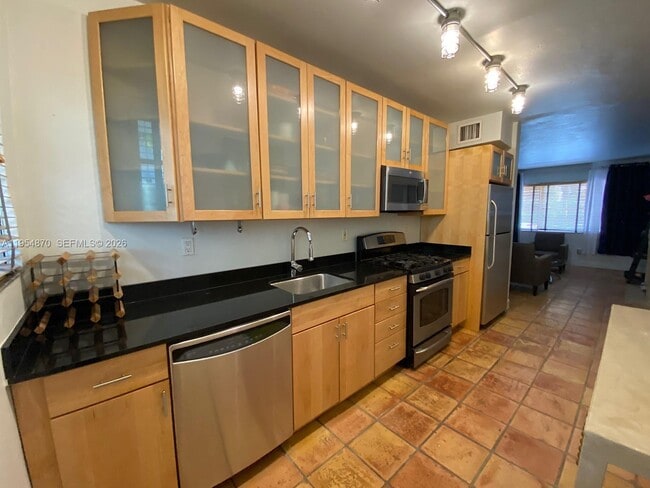 Building Photo - 1601 Lenox Ave.