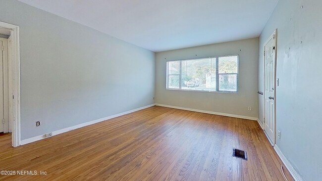 Building Photo - 1234 Lasalle St