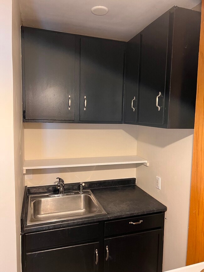 Building Photo - Railroad Street_10