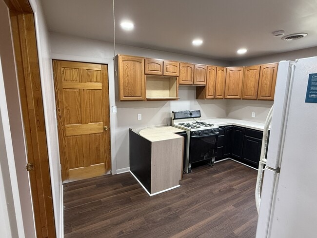 Building Photo - 3101 Wade Ave