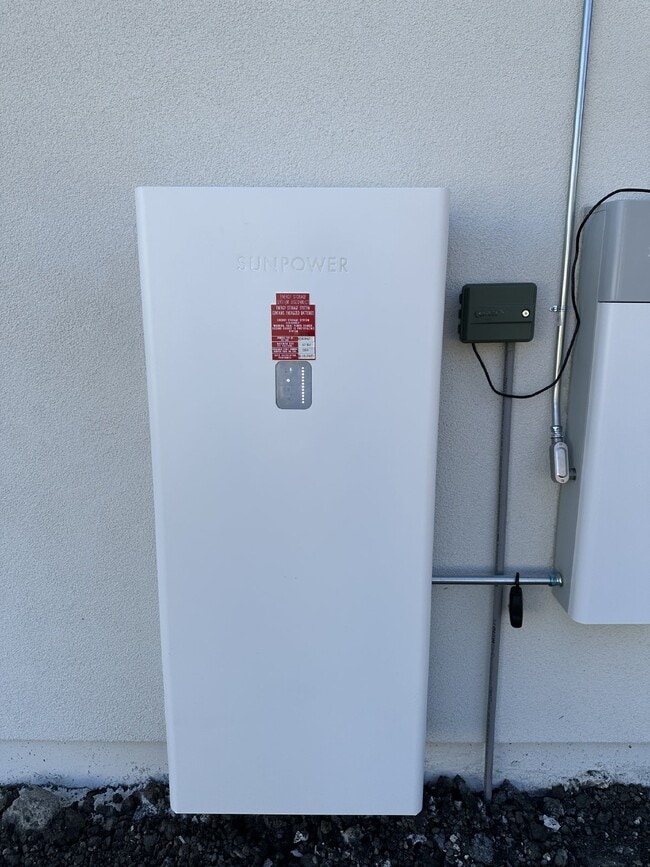 Building Photo - Gorgeous 3 Bedroom, 2 Bath Home in Rural D...