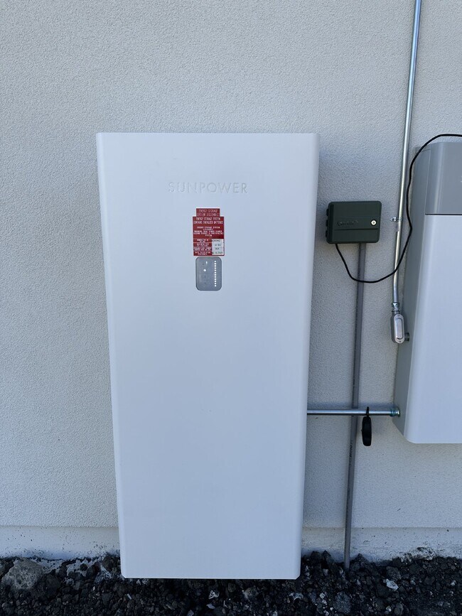 Building Photo - Gorgeous 3 Bedroom, 2 Bath Home in Rural Danville Setting