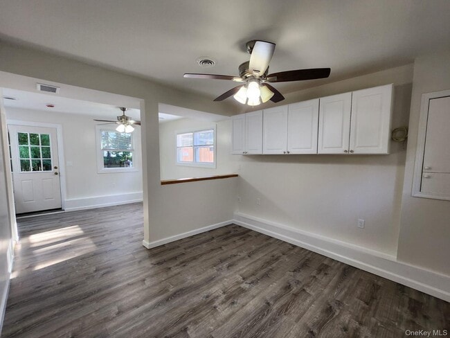 Building Photo - 24 Tennyson Dr