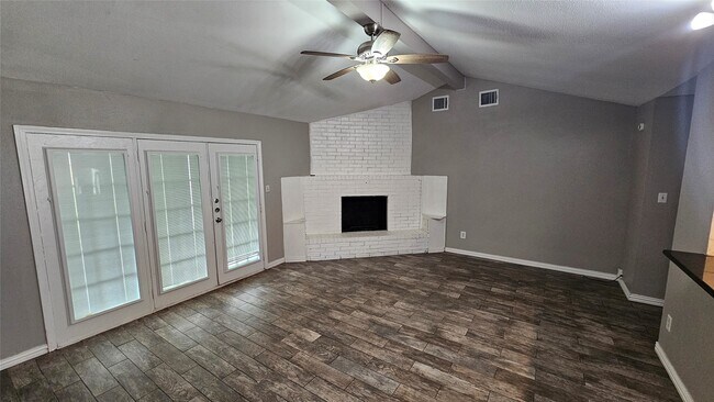 Building Photo - 10007 Winding Trail Rd