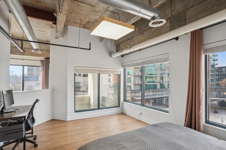 Building Photo - 260 18th St NW