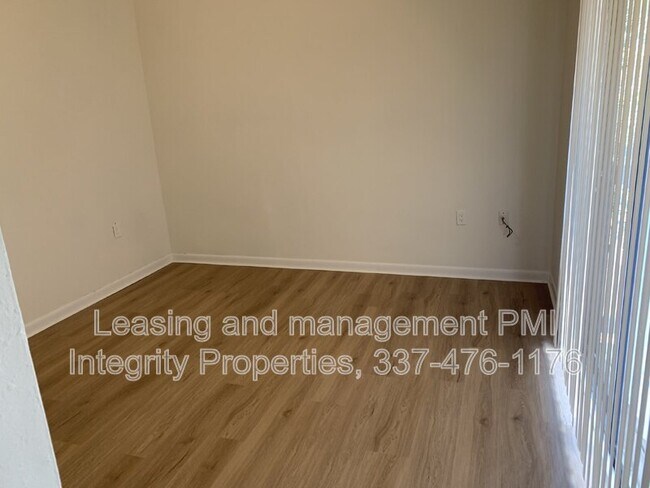 Building Photo - 206 Elks Cove