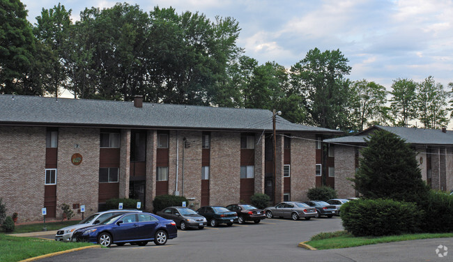 Building Photo - Evergreen Park Garden