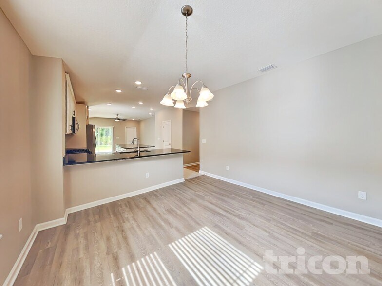 Building Photo - 470 Chandler Dr
