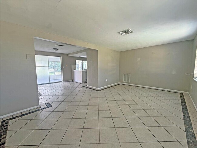 Building Photo - 3636 Wiltshire Dr