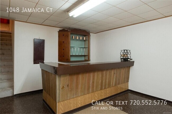 Building Photo - 1048 Jamaica Ct