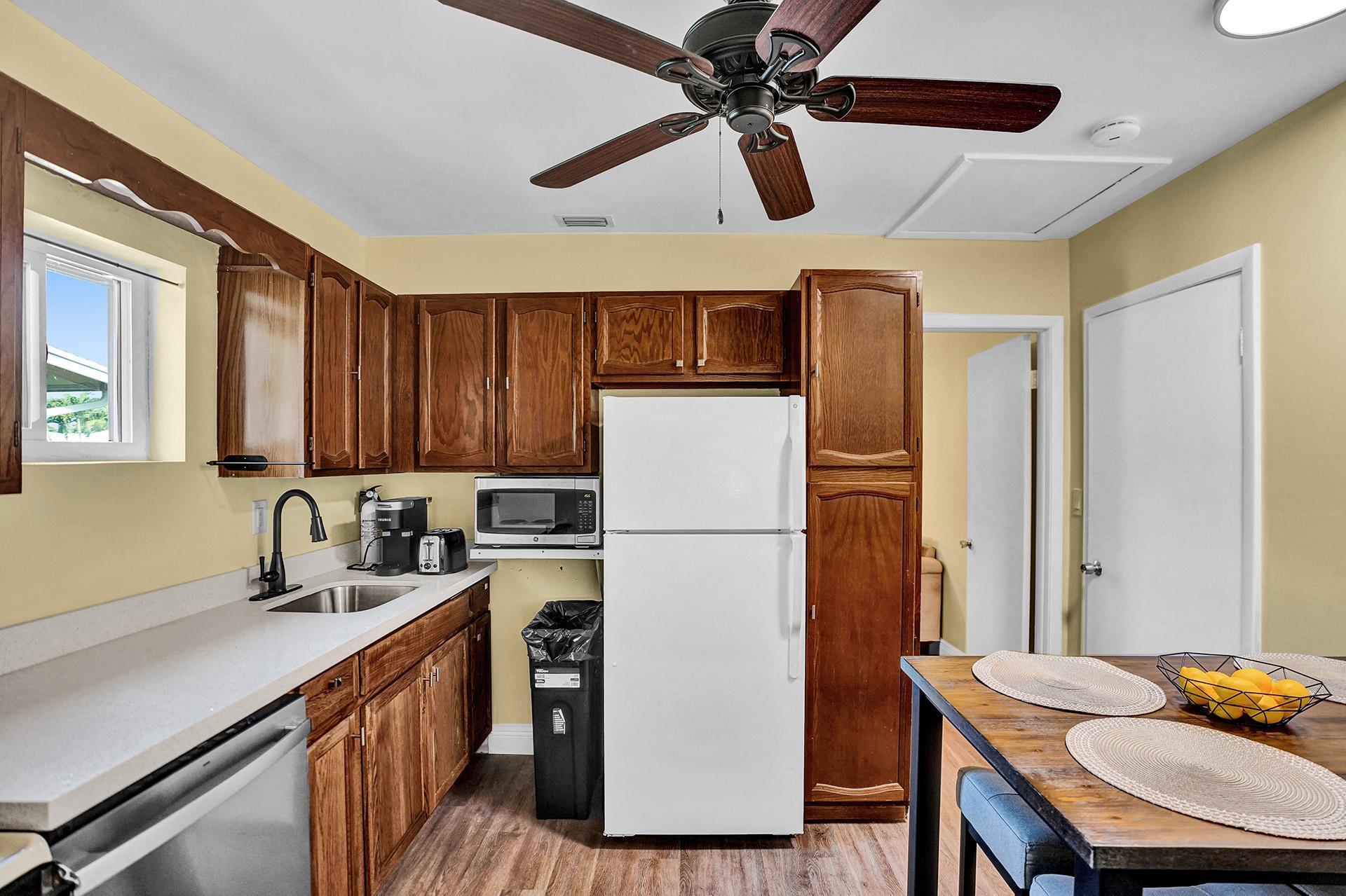 Building Photo - 2620 NE 19th St