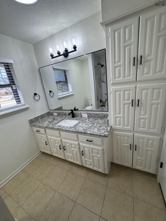 Building Photo - 4506 Nassau Dr