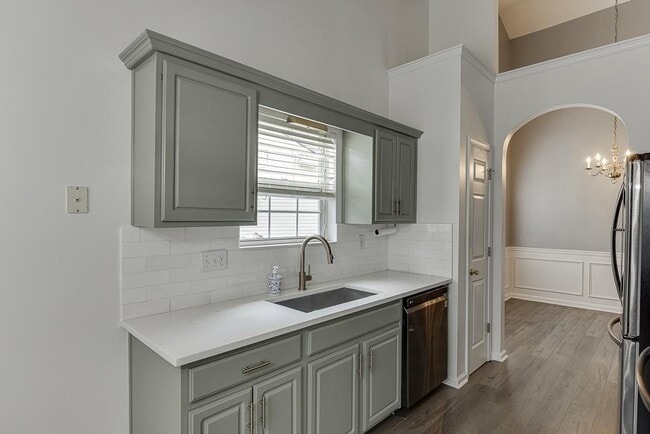 Building Photo - 2464 Laurelfield Dr