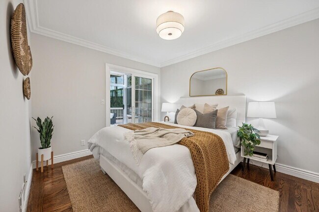 Building Photo - Beautiful 3 Bedroom 2 Bathroom Single Fami...