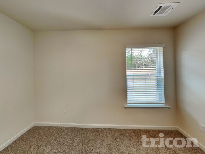 Building Photo - 288 Oliver Dr