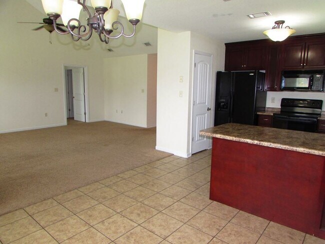 Building Photo - Modern Comfort: Your Ideal Rental Home in Valdosta, GA. Minutes from Moody Air Force Base