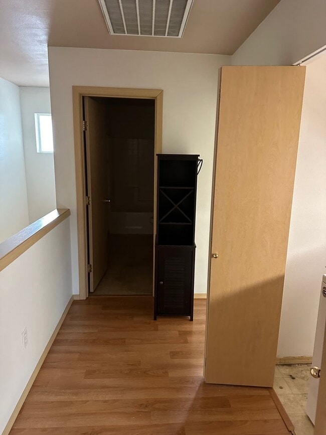 Building Photo - Charming 3 beds 2.5 bath house in Bothell!