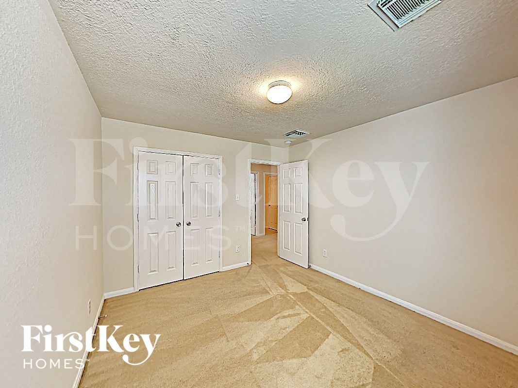 Building Photo - 29206 Legends Beam Dr