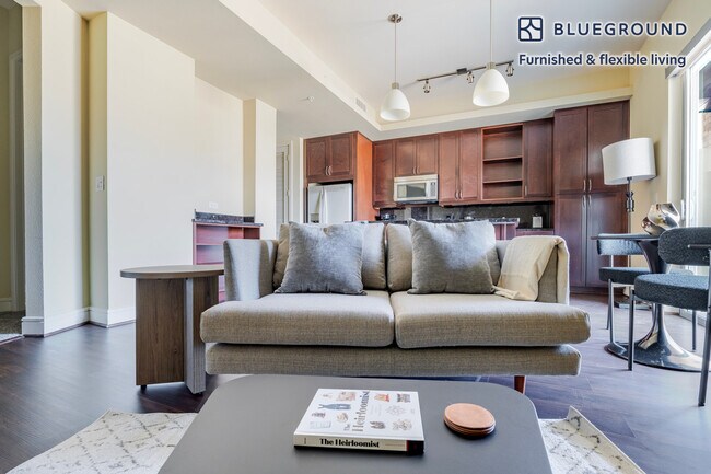 Building Photo - 214 Barton Springs Rd