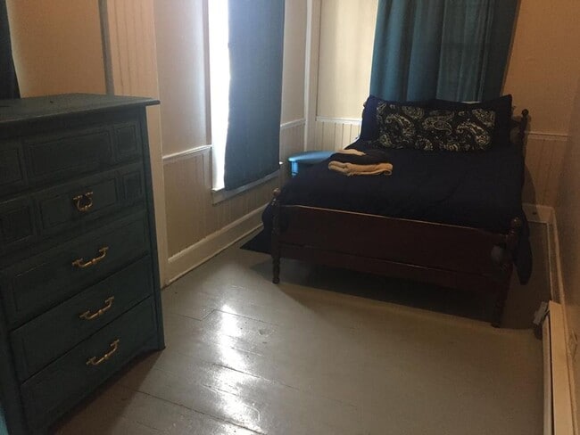 Building Photo - 819 E Lee St