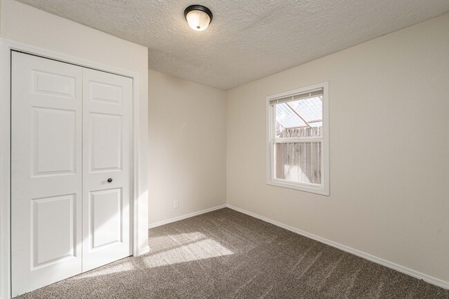 Building Photo - Ryde LLC