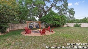 Building Photo - 2455 Old Well Dr