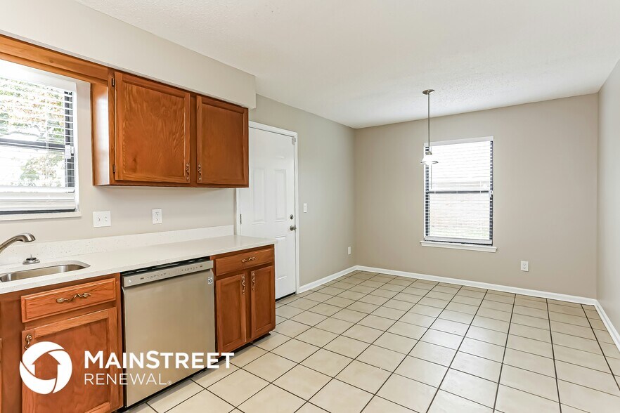 Building Photo - 12636 Misty Mountain Dr E